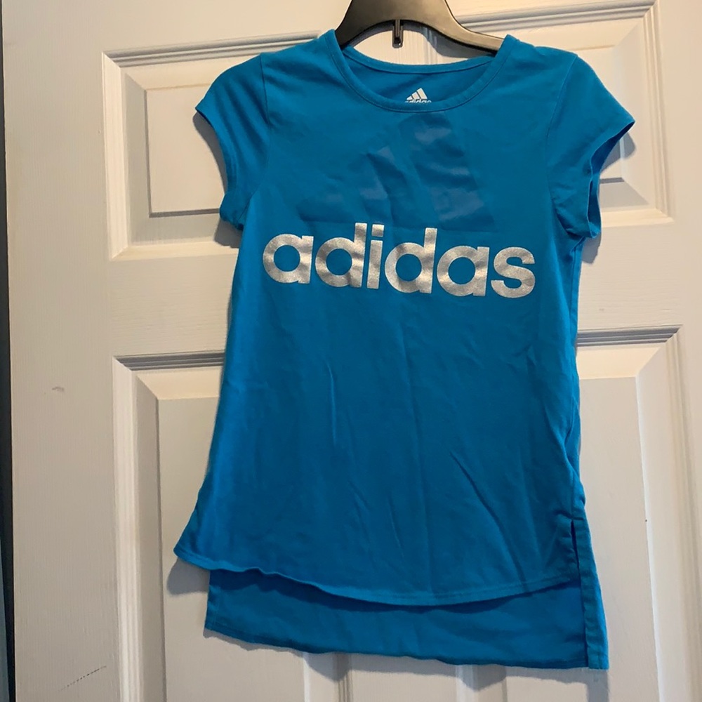 Adidas tshirt 10/12 girls